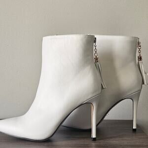 THINGS II COME Women's Bailee  High Heel Dress Booties Size 8.5 White  NWT